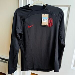 NIKE Drifit Long Sleeve NWT
